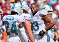 Miami Dolphins' Ndamukong Suh tells ref he will "slam" Buffalo Bills quarterback