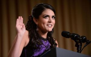 Cecily Strong starts 'Saturday Night Live' with salute to Paris