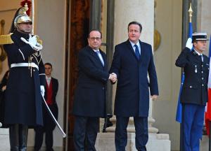 Cameron urges British bombing of Islamic State during Paris visit