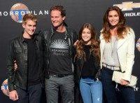 Cindy Crawford, daughter Kaia Gerber enjoy night out