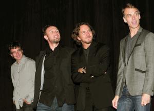 Pearl Jam debuts cover of Pink Floyd's 'Comfortably Numb' during Brazil show