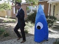 Eric Garcetti and water (Robyn Beck / AFP / Getty)