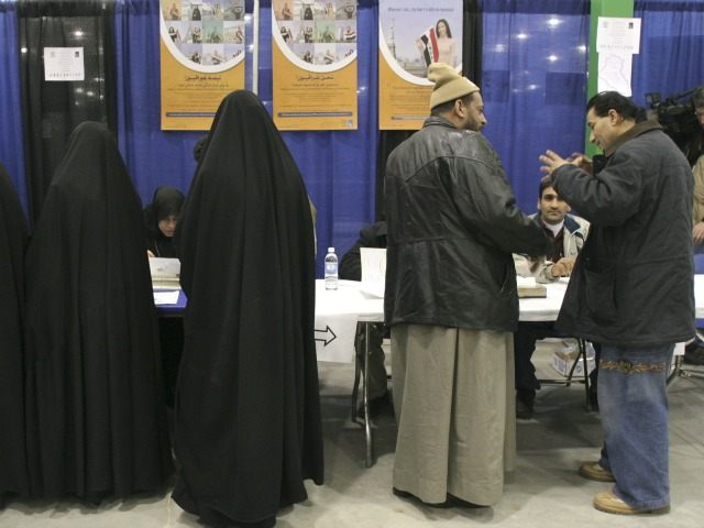 GettyImages-52004286 Burka in Mich