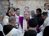 Jerusalem-Latin-Patriarch-Christmas-Eve-Bethlehem-Church-of-Nativity-2015-AP