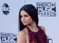 Selena Gomez, Niall Horan spark further dating rumors