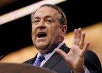 Huckabee: 'My money on' Trump amid Clinton sexism feud