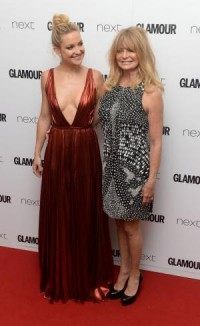 Kate Hudson, Dakota Johnson swap moms in vacation photo