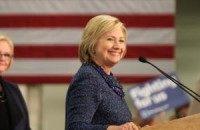 Twitter knocks Clinton with #NotMyAbuela