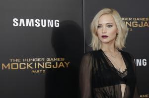 Jennifer Lawrence on Golden Globes nom: 'Vote for Amy Schumer'