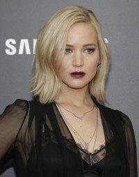 Jennifer Lawrence visits hometown hospital, talks beginnings