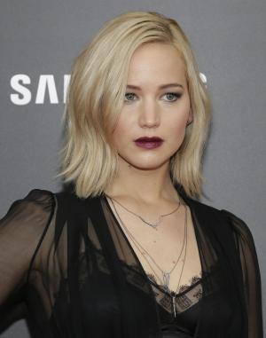 Jennifer Lawrence visits hometown hospital, talks beginnings