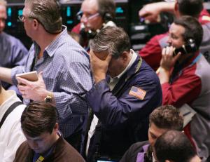 Oil prices continue sharp decline