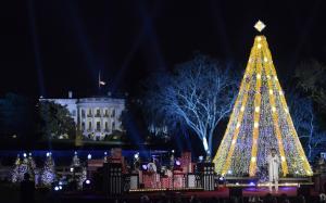 Happy Holiday: Obama grants federal workers early day on Christmas Eve