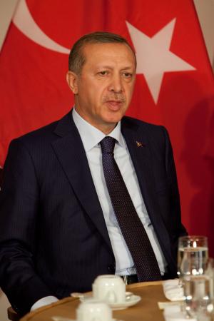 Russia accuses Turkey's Erdogan of oil dealings with IS