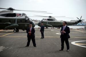 Secret Service agent robbed of badge, gun, handcuffs