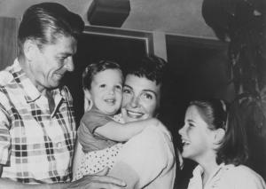 Reagan would be 'appalled' by GOP candidates, daughter says
