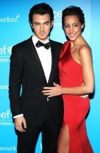 Watch Kevin Jonas' daughter dance to Jonas Brothers