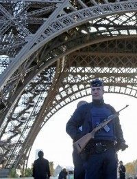 France proposes anti-terrorist changes to constitution