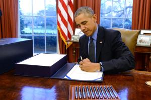 Obama signs bill banning environment-threatening microbeads