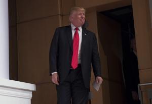 Poll finds half of voters would be embarassed by Trump presidency