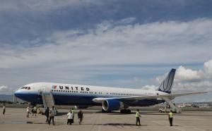 Amazon.com looks to operate cargo planes for air freight operations