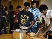 Switzerland Forces Migrants to Hand over Possessions to Pay for Upkeep