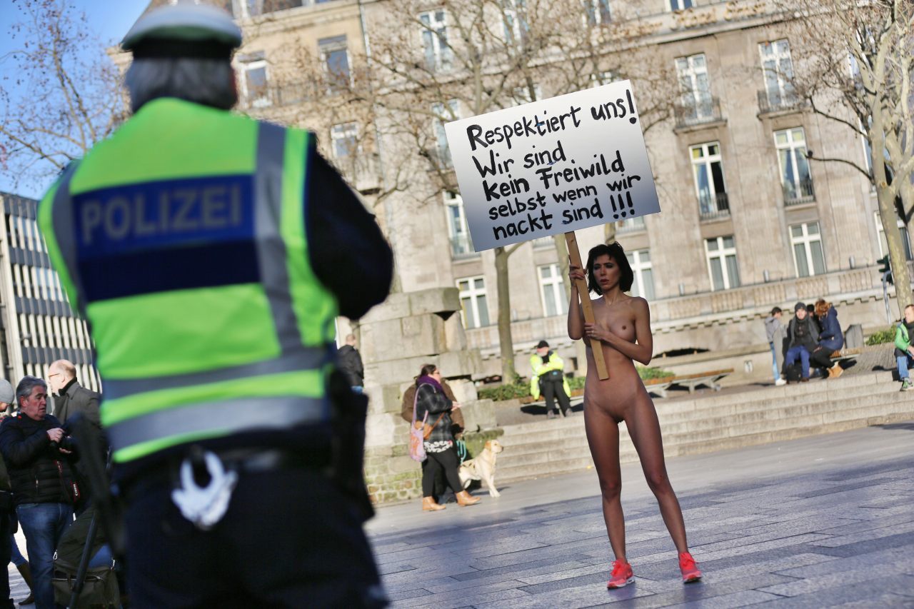 Protest Nude 113