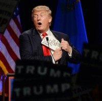 Trump leads in first poll of 2016