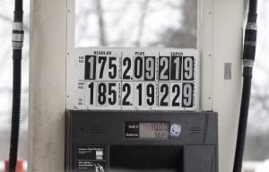 GasBuddy: Another year of low gas prices