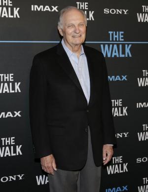 Alan Alda honors late friend and 'M*A*S*H' co-star Wayne Rogers