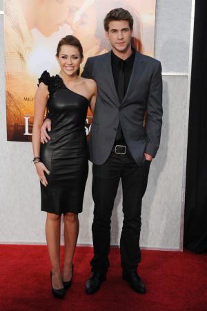 Miley Cyrus and Liam Hemsworth start 2016 together