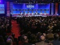 (L-R) Republican presidential candidates Ohio Governor John Kasich, Jeb Bush, Sen. Marco Rubio (R-FL), Donald Trump, Sen. Ted Cruz (R-TX), Ben Carson and New Jersey Governor Chris Christie participate in the Republican presidential debate at St. Anselm CollegeÊFebruary 6, 2016 in Manchester, New Hampshire. Sponsored by ABC News, the Independent Journal Review and Google, this is the final televised debate before voters go to the polls for the New Hampshire primary on February 9.
