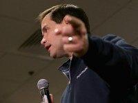 Republican presidential candidate Sen. Marco Rubio holds a campaign town hall event at the Timberland company February 4, 2016 in Stratham, New Hampshire.