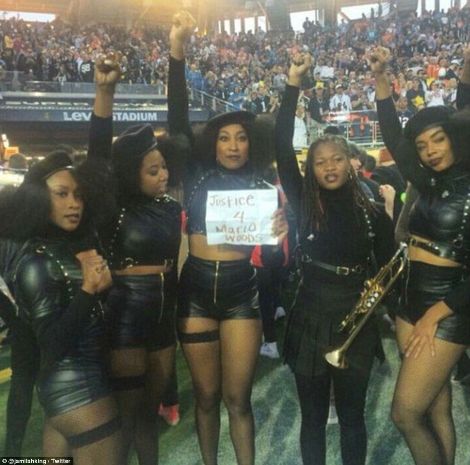 Beyoncé Super Bowl Performance Pays Tribute To Black Panthers Breitbart 