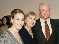 NEW YORK - NOVEMBER 17:  (L-R) Actress Sarah Jessica Parker, U.S. Sen. Hillary Clinton (D-NY), former President Bill Clinton and actor Matthew Broderick attend the opening night reception for the artwork of Patricia Broderick at the Tibor de Nagy Gallery November 17, 2006 in New York City.  (Photo by Evan Agostini/Getty Images)
