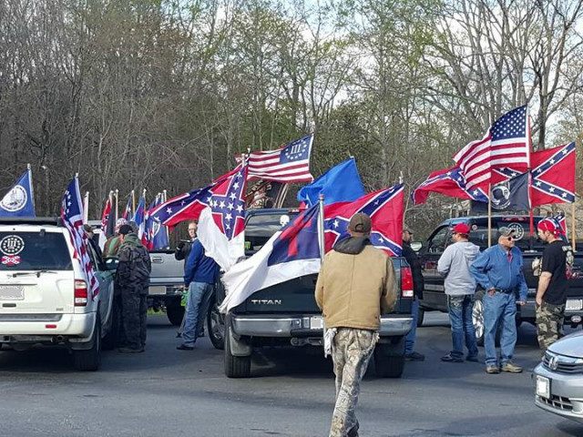 Staunton-River-High-School-Confederate-flag-rally-facebook-640x480.jpg