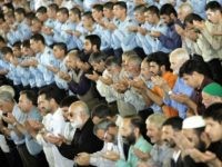 Iranians pray after Iran's Guardian Council head Ahmad Jannati delivered his sermon during weekly Friday prayers at Tehran University in the Iranian capital, 09 June 2006.