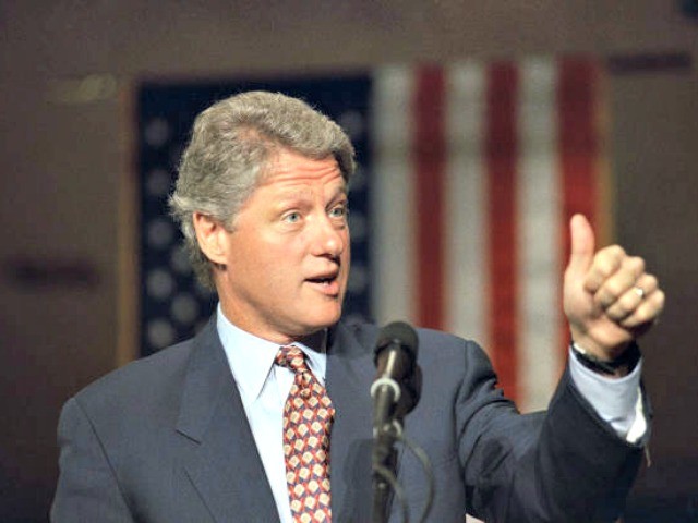 Bill-Clinton-Thumb-Up-1992-AP.jpg