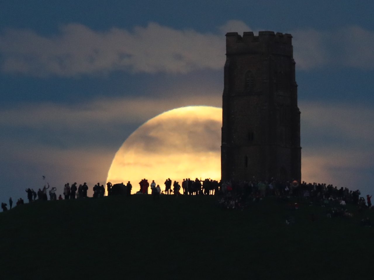 June 21 First Full Moon on Summer Solstice Since 1948