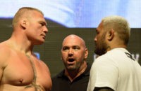 LAS VEGAS, NV - JULY 08:  UFC President Dana White (C) looks on as mixed martial artists Brock Lesnar (L) and Mark Hunt (R) face off during their weigh-in for UFC 200 at T-Mobile Arena on July 8, 2016 in Las Vegas, Nevada. The fighters will meet in a heavyweight bout on July 9 at T-Mobile Arena.  (Photo by Ethan Miller/Getty Images)