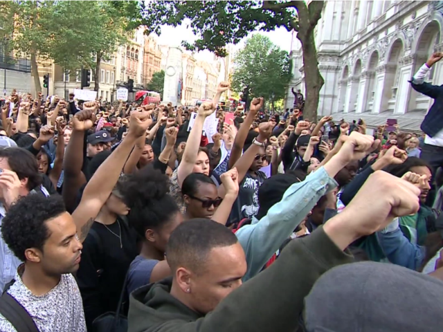 Black Lives Matter Protesters Bring London to Standstill Days After Dallas Police Massacre - Breitbart News