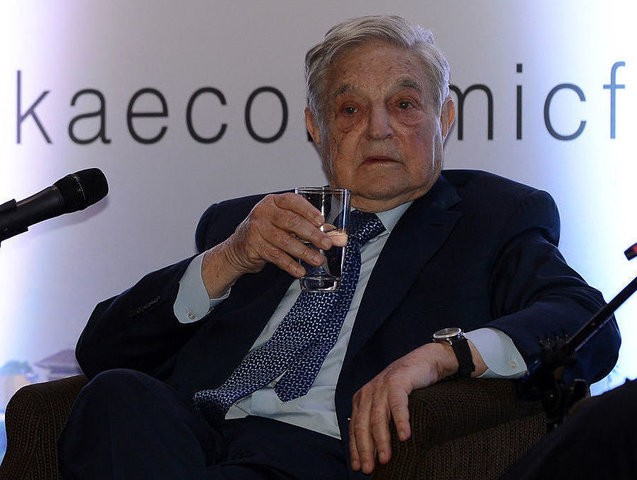 Hungarian-born US magnate and philanthropist George Soros attends an economic forum in Colombo on January 7, 2016. Sri Lankas new government is trying to woo investors after a year in office. AFP PHOTO / LAKRUWAN WANNIARACHCHI / AFP / LAKRUWAN WANNIARACHCHI        (Photo credit should read LAKRUWAN WANNIARACHCHI/AFP/Getty Images)