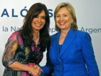 Argentine President Cristina Fernandez de Kirchner (L) and US Secretary of State Hillary Clinton shake hands in Buenos Aires on March 1, 2010.