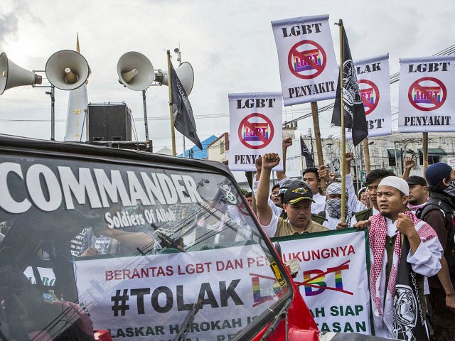 Gay Forums All Things Gay Muslim Indonesia Cracks Down On Gays Blocks Dating App Grindr