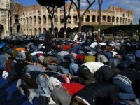 muslims pray in rome