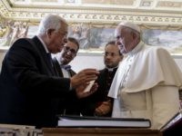 Palestinian president Mahmud Abbas (L) exchange gifts with Pope Francis, during a private audience at the Vatican on January 14, 2017. Abbas meets Pope Francis on the eve of an international conference on Middle East peace in Paris as diplomats play down Israeli fears of a second UN Security Council resolution critical of its actions. / AFP / POOL / Giuseppe LAMI (Photo credit should read GIUSEPPE LAMI/AFP/Getty Images)