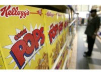 Leon Remus shops for cereal at the Indian Village Market in Detroit, Wednesday, July 27, 2005. Kellogg Co., the nation's largest breakfast-cereal maker, said Wednesday that second-quarter earnings rose 9 percent and the company raised profit guidance for the full year. (AP Photo/Paul Sancya)
