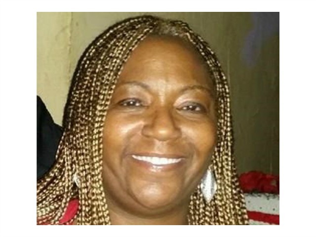 Woman Dies After Falling Unconscious In Bathroom On American Airlines 