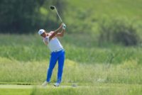 Rickie Fowler takes a one-shot lead into the second round of the US Open after firing a seven-under-par 65 at Erin Hills Golf Course