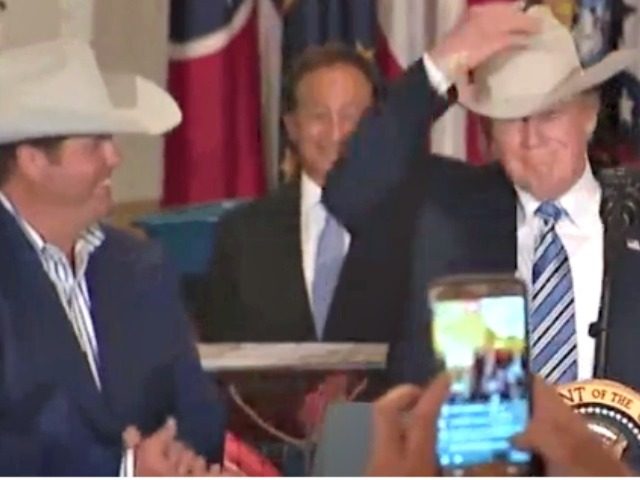 Trump-in-Stetson-@charliespiering-640x480.jpg
